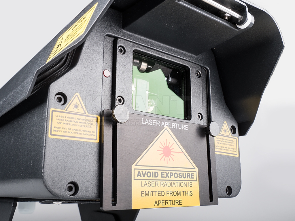 屋外広告　レーザービルボード　派手で目立つ広告　新しい媒体