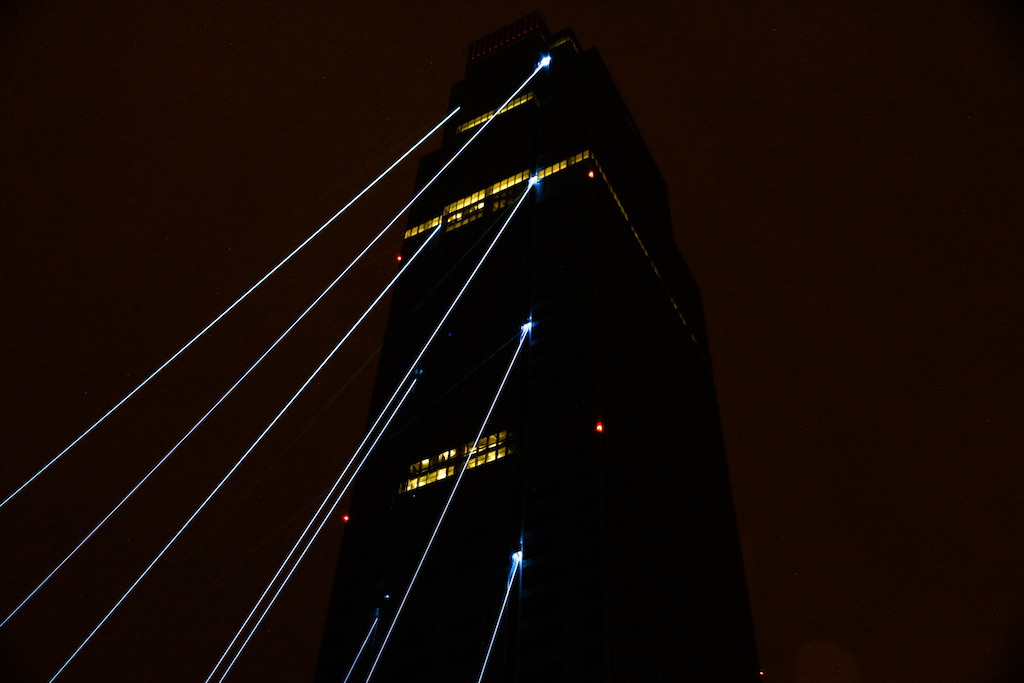 sky laser スカイレーザー　サーチライト