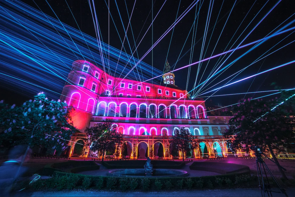 建物とレーザー　KVANT Laser Architecture