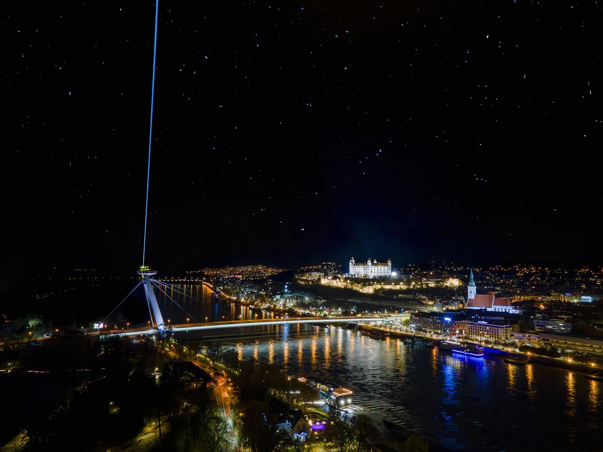 Architect W500B ランドマークレーザー　スカイレーザー　超強力サーチライト　光のオブジェ