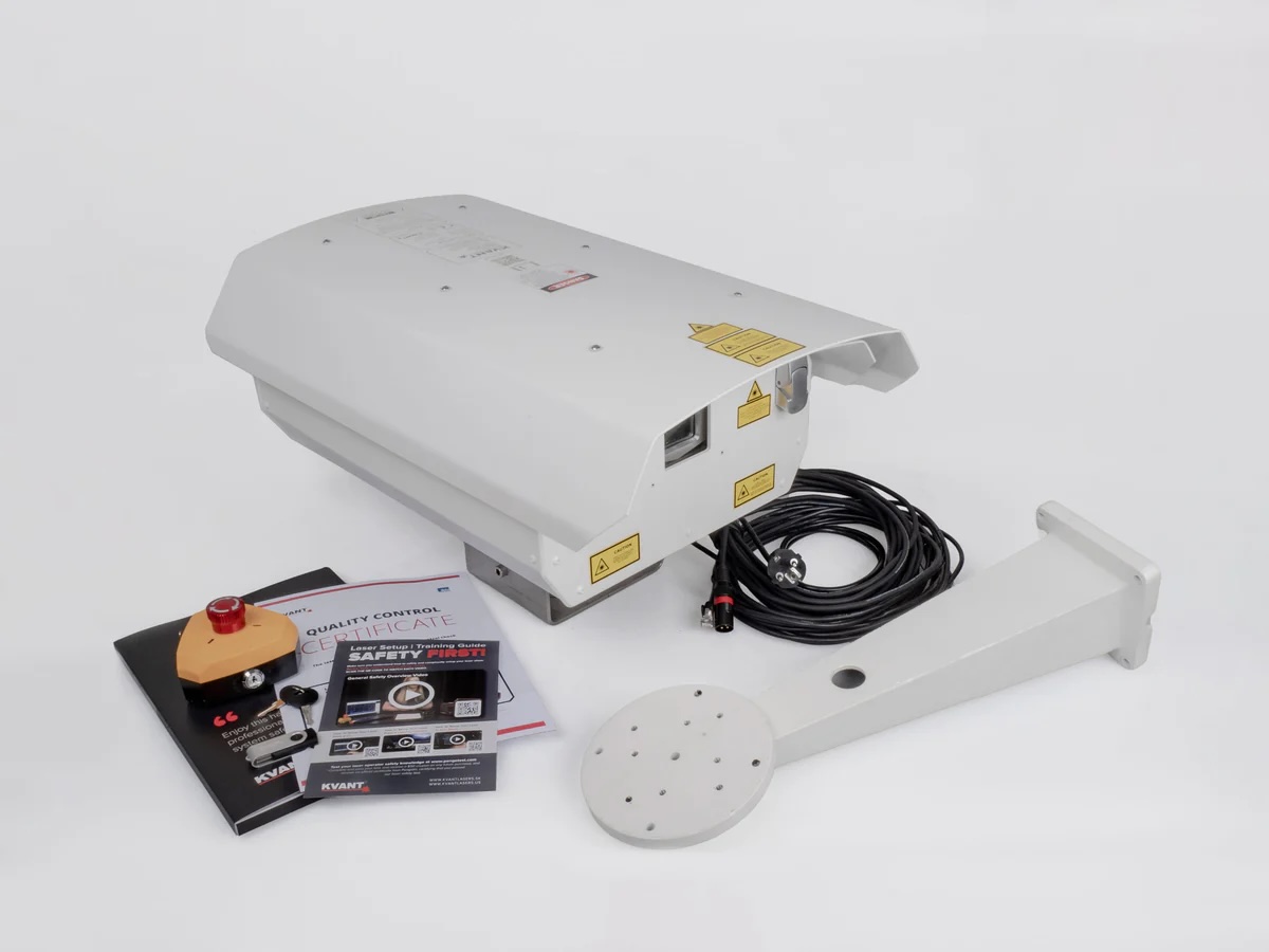 屋外広告　レーザービルボード　派手で目立つ広告　新しい媒体