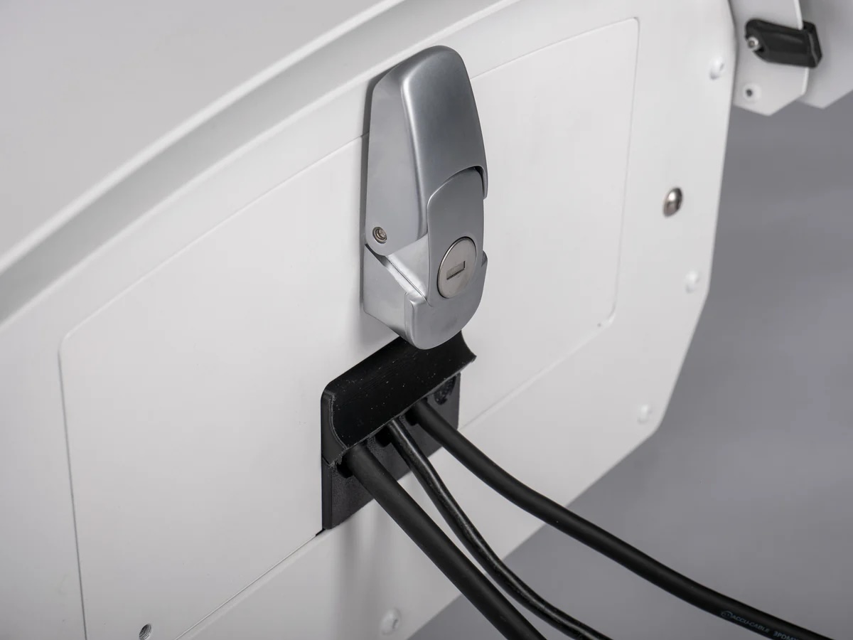 屋外広告　レーザービルボード　派手で目立つ広告　新しい媒体