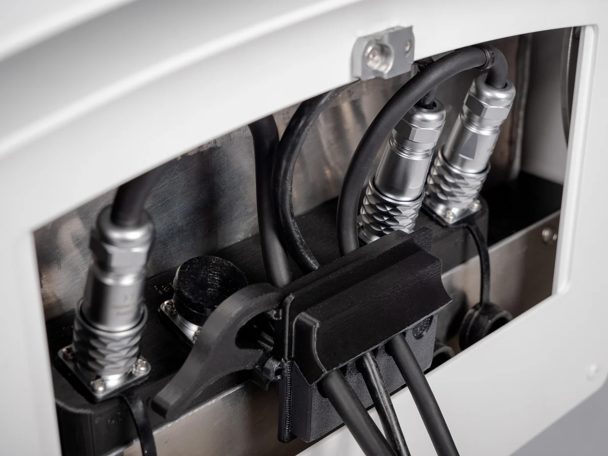 屋外広告　レーザービルボード　派手で目立つ広告　新しい媒体